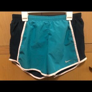 Nike dry fit women’s (xs) shorts
